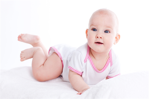 五个月宝宝成长发育全攻略：里程碑与标准图一网打尽！